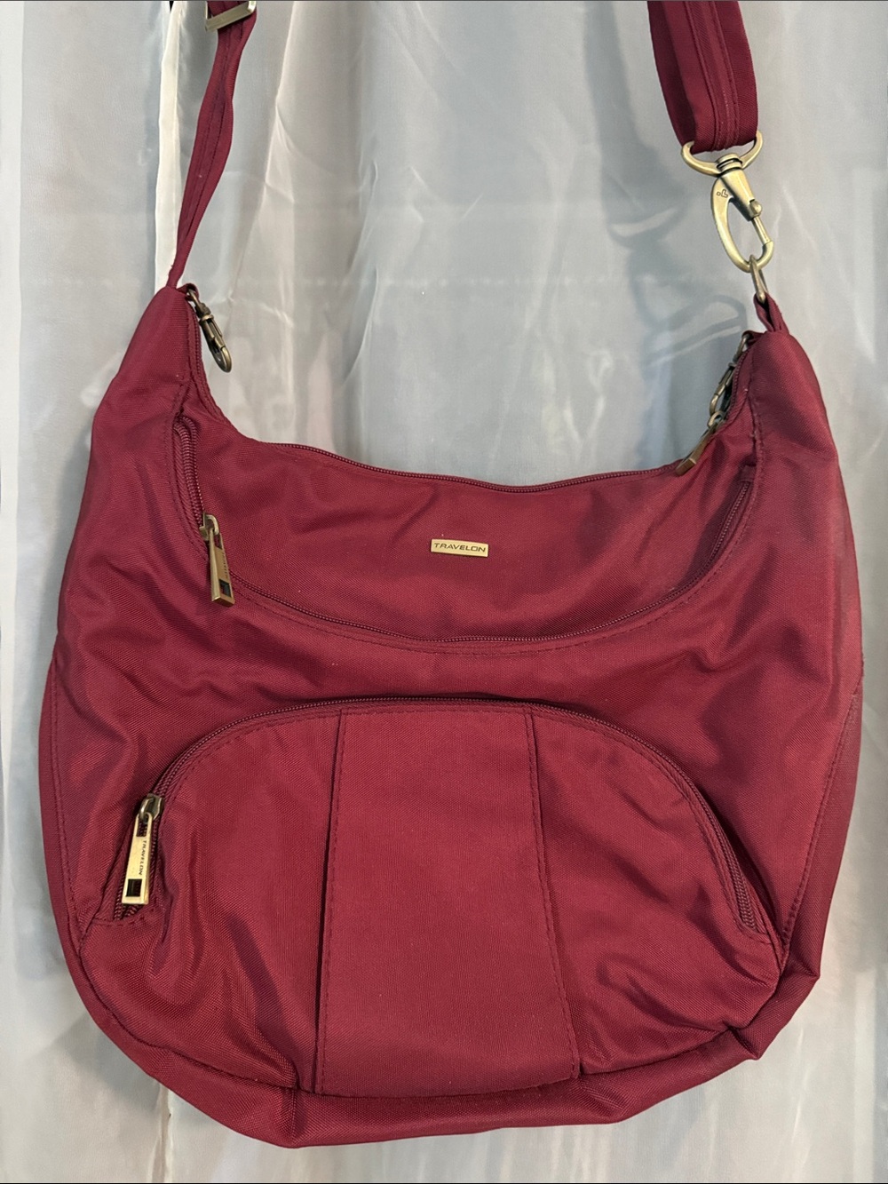 Travelon Burgundy Crossbody Shoulder Bag with Gold Hardware